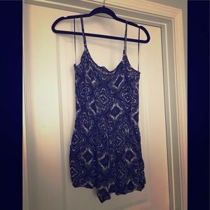 🦋Tank Top/Cami Jumper shorts drk blue and whte 🦋